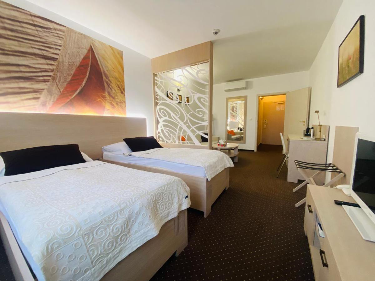 Hotel Slameny Dom & Spa Mala Ida Luaran gambar