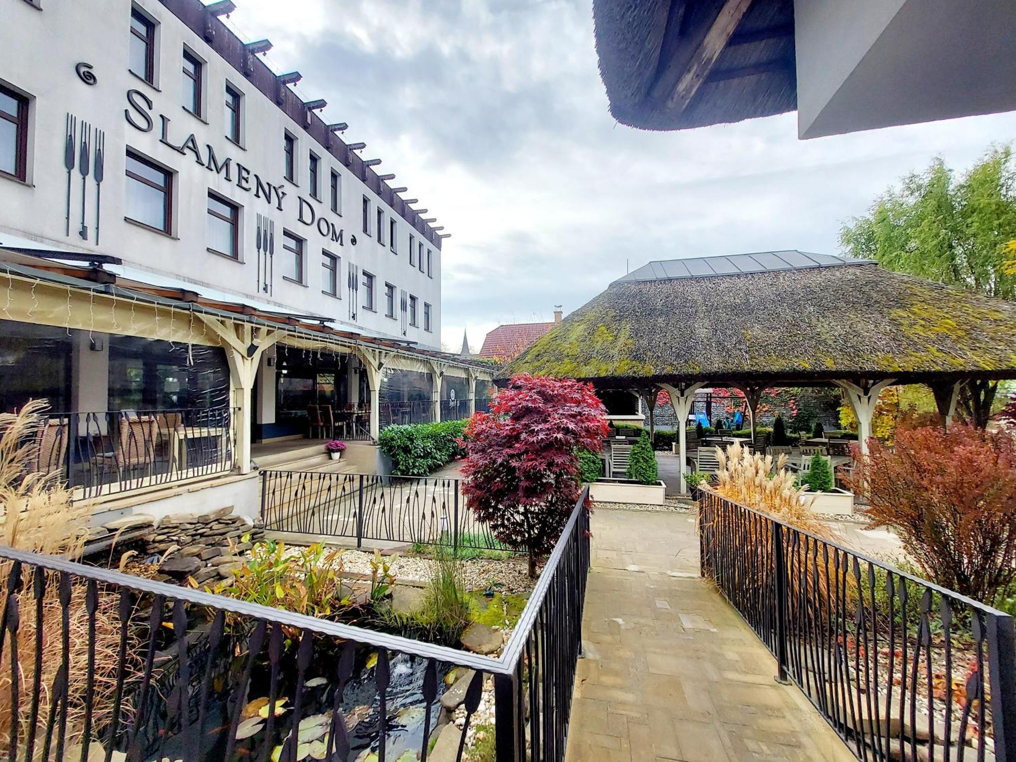 Hotel Slameny Dom & Spa Mala Ida Luaran gambar