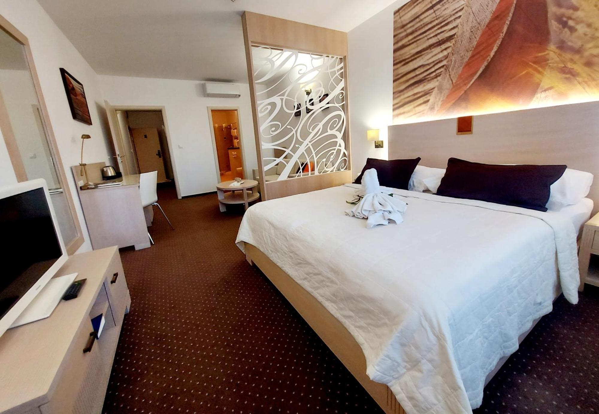 Hotel Slameny Dom & Spa Mala Ida Luaran gambar