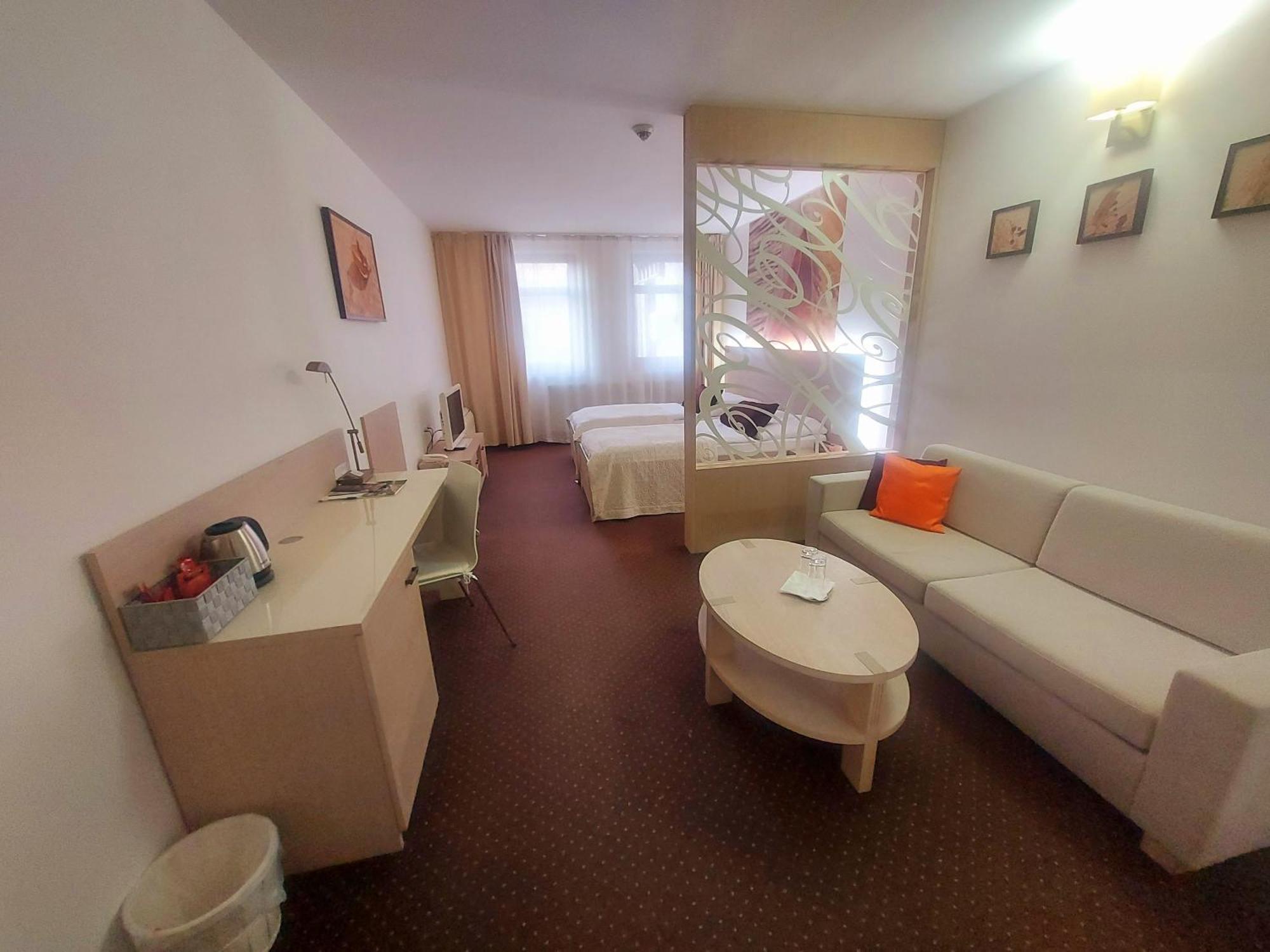 Hotel Slameny Dom & Spa Mala Ida Luaran gambar