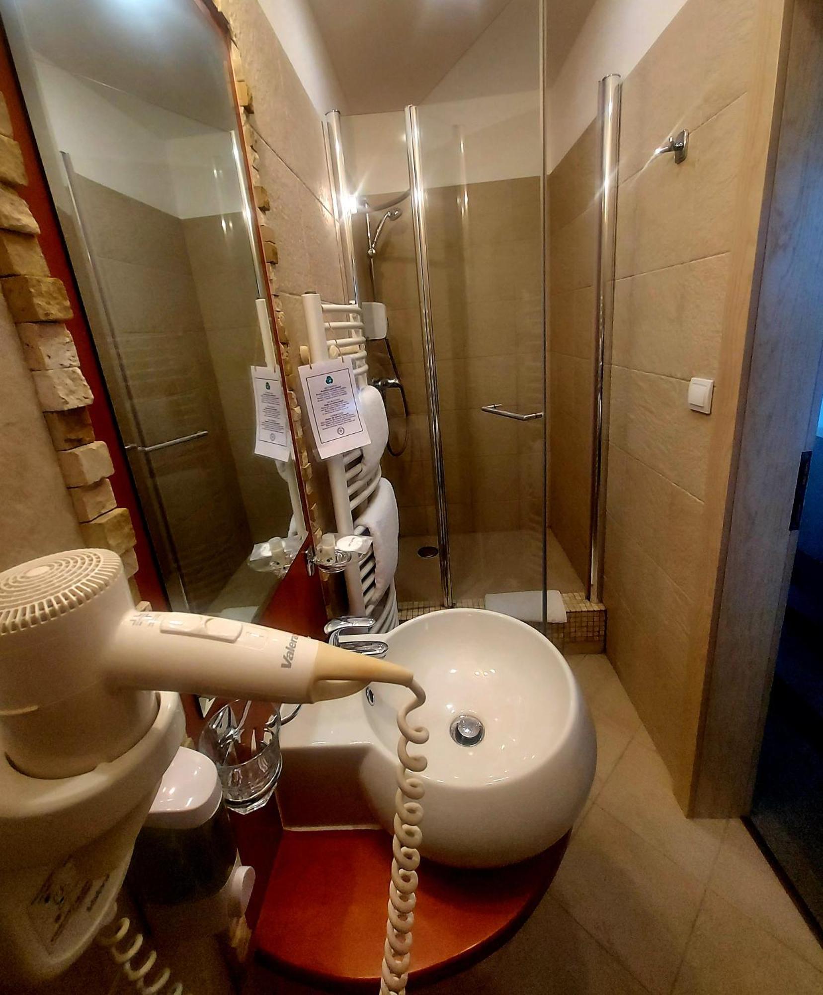 Hotel Slameny Dom & Spa Mala Ida Bilik gambar