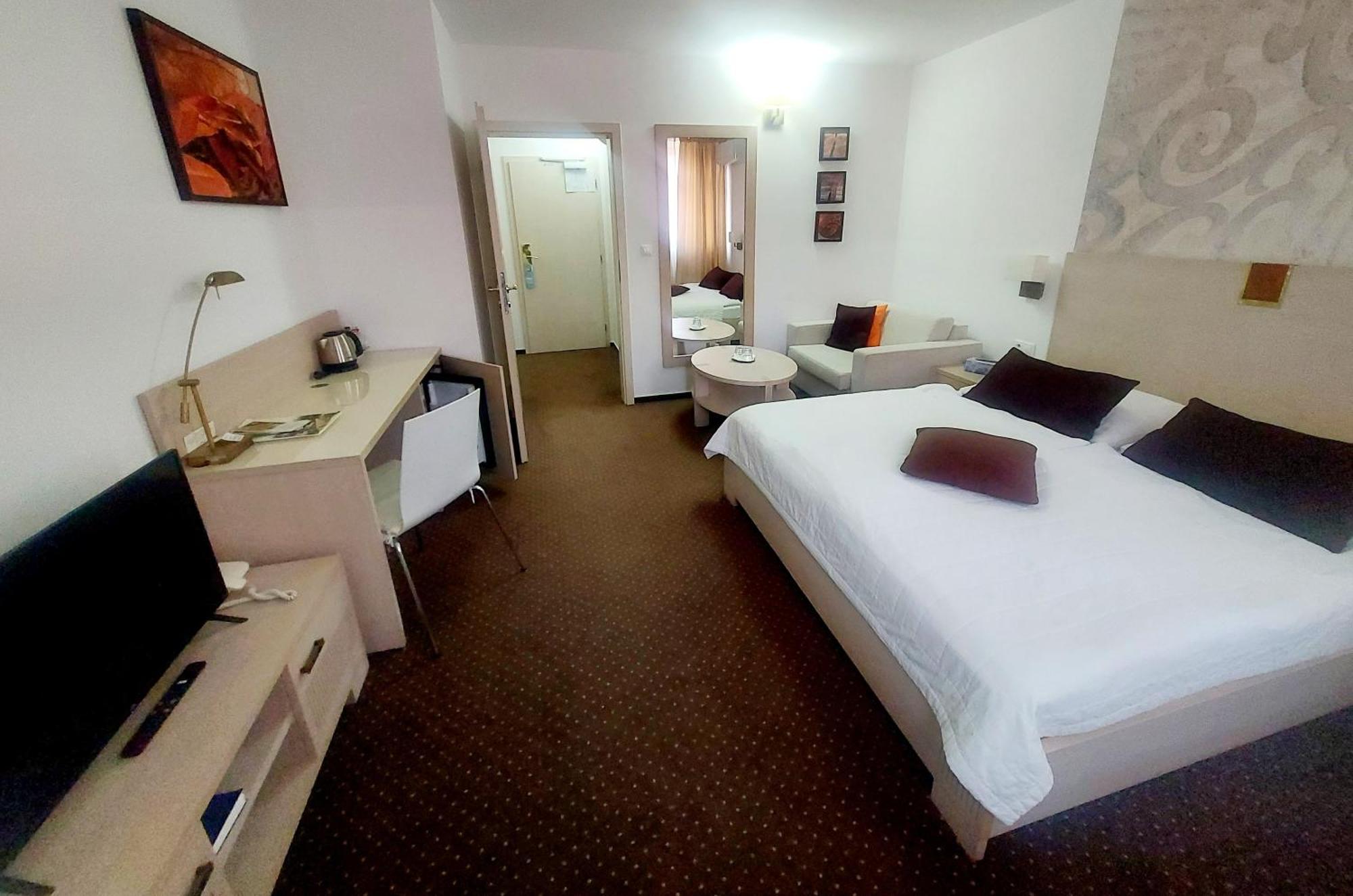 Hotel Slameny Dom & Spa Mala Ida Bilik gambar