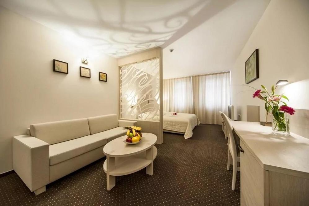Hotel Slameny Dom & Spa Mala Ida Luaran gambar