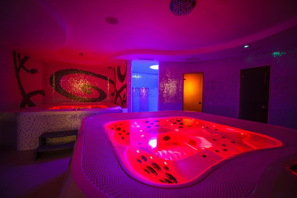 Hotel Slameny Dom & Spa Mala Ida Luaran gambar