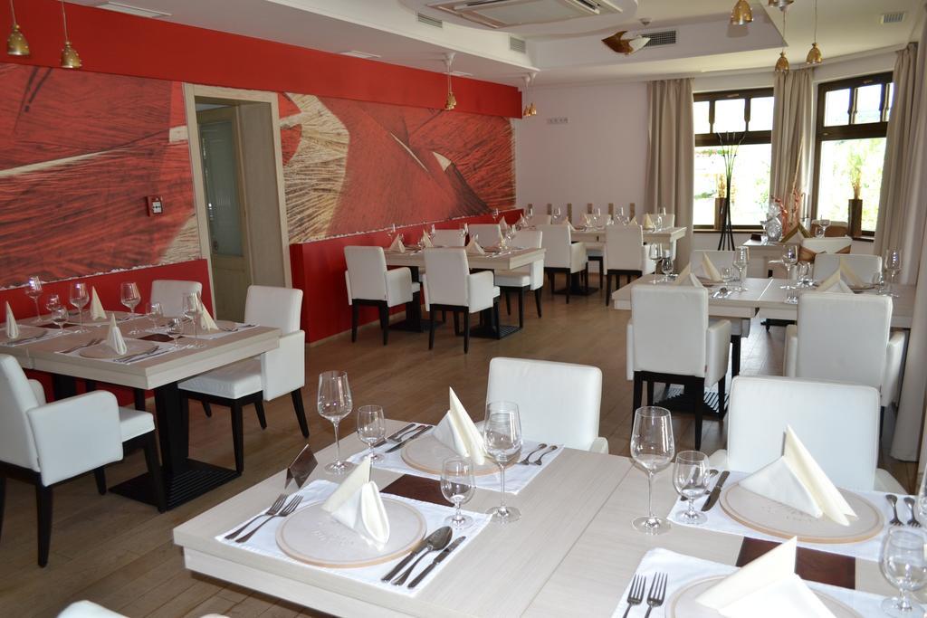 Hotel Slameny Dom & Spa Mala Ida Luaran gambar